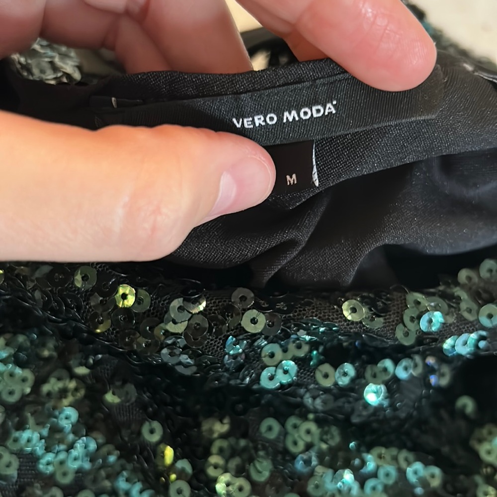 Vero Moda Sequin Top - Picture 5 of 7
